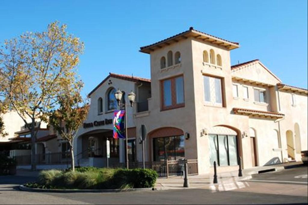 Bella Capri Inn And Suites Camarillo Exterior photo